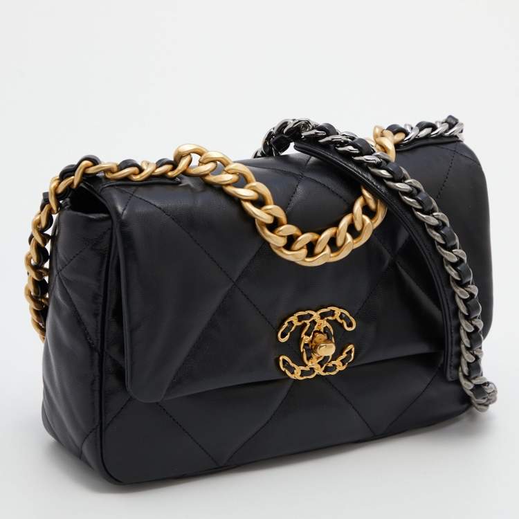 Pre Owned Chanel Black Quilted Leather CC 19 Flap Bag