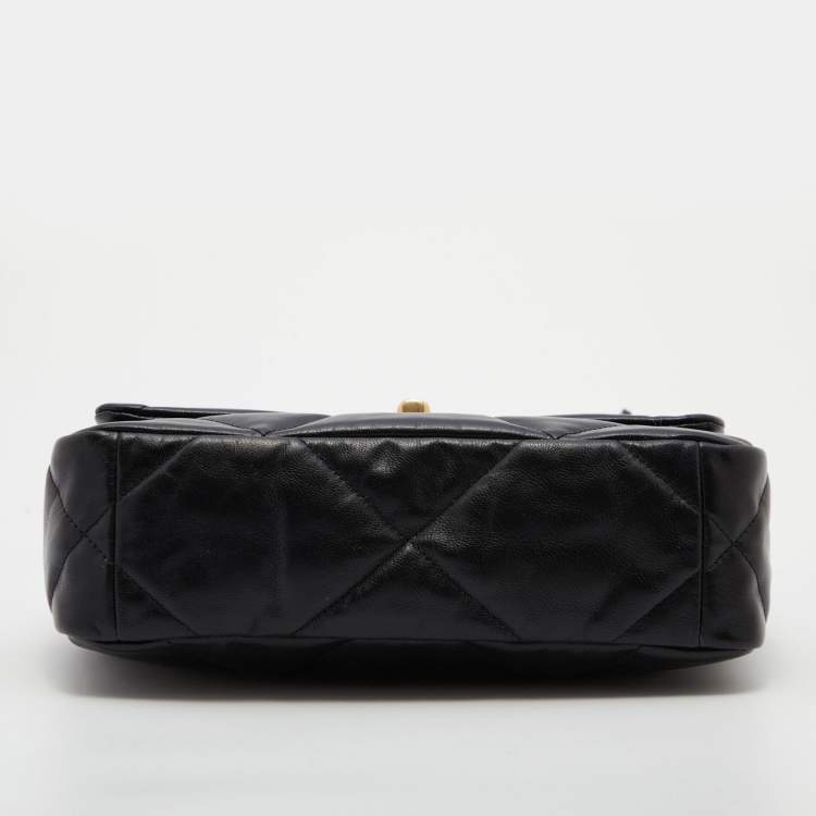 Pre Owned Chanel Black Quilted Leather CC 19 Flap Bag