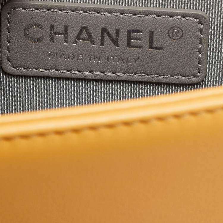 Pre Owned Chanel Yellow Chevron Leather Small Boy Flap Bag