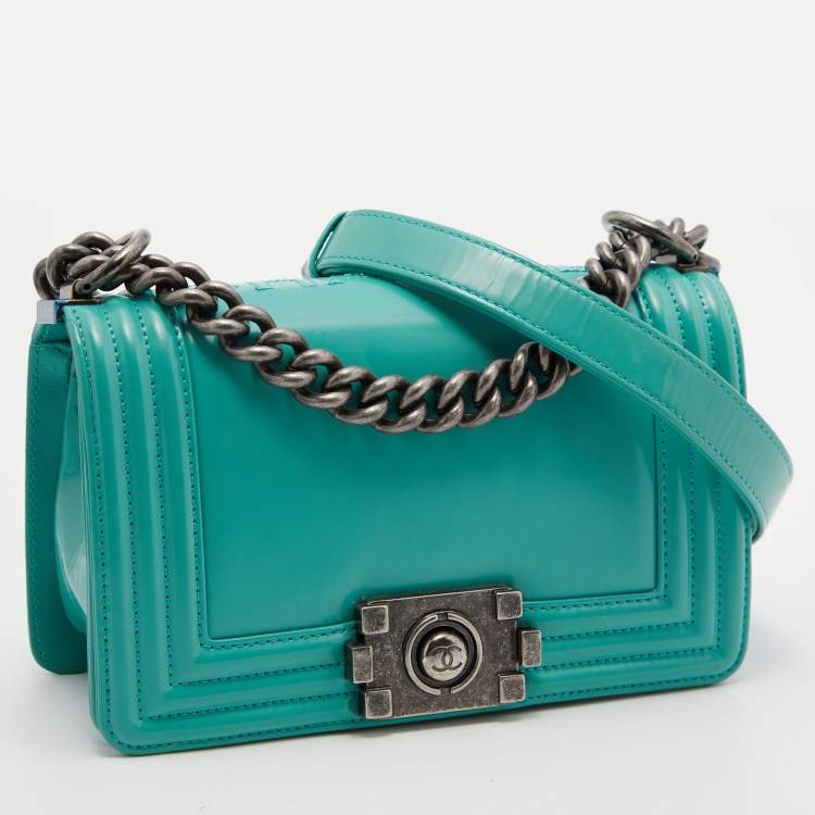Pre Owned Chanel Green Patent Leather Small Boy Flap Bag