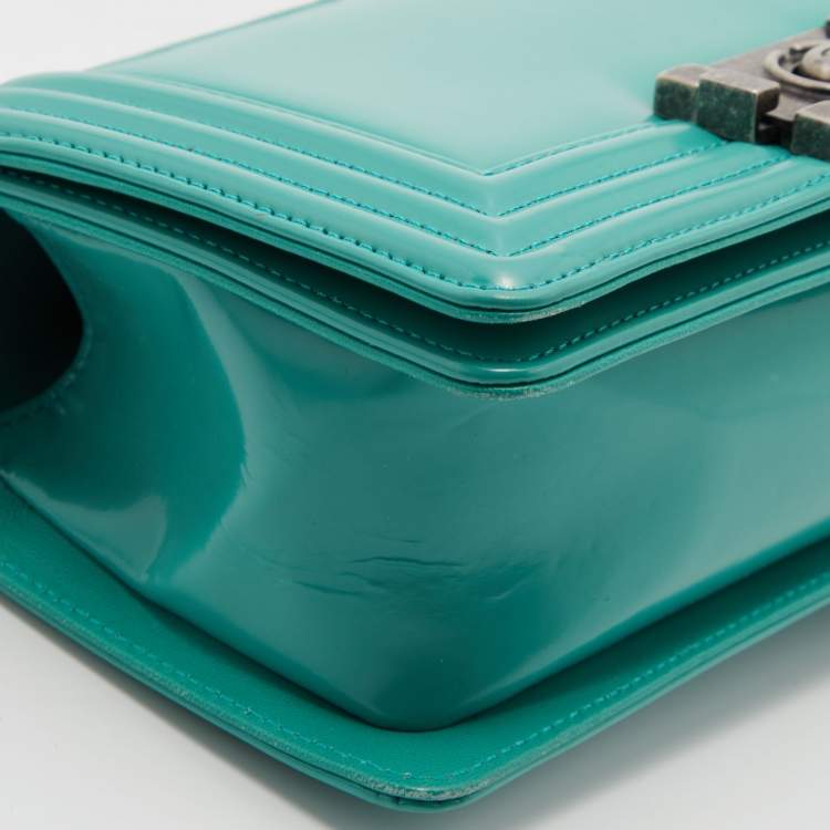 Pre Owned Chanel Green Patent Leather Small Boy Flap Bag