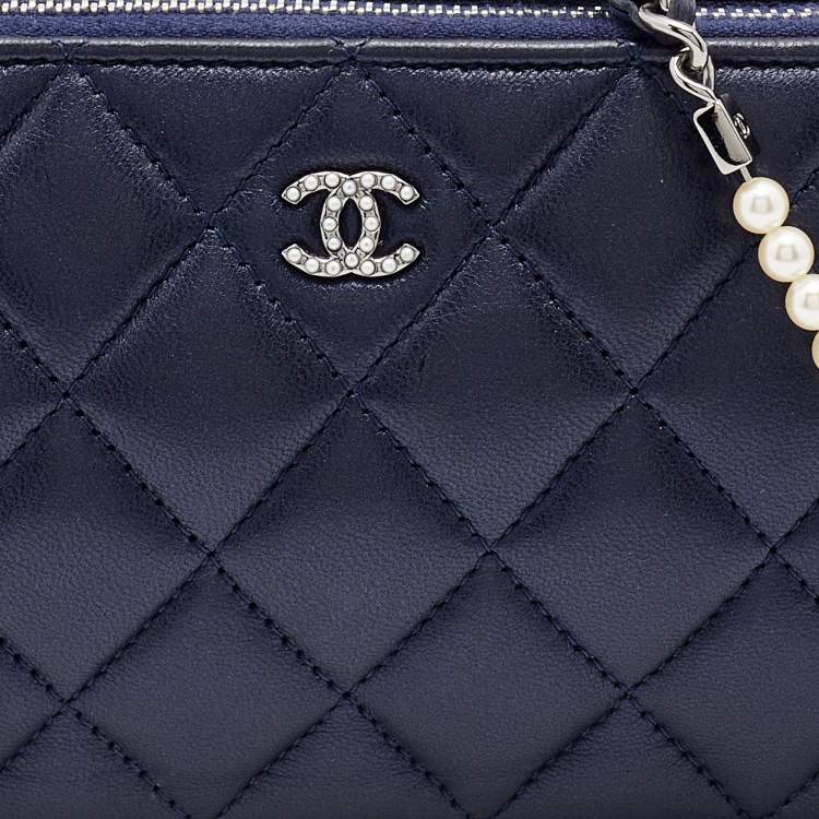Pre Owned Chanel Blue Quilted Leather CC Double Zip Chain Clutch