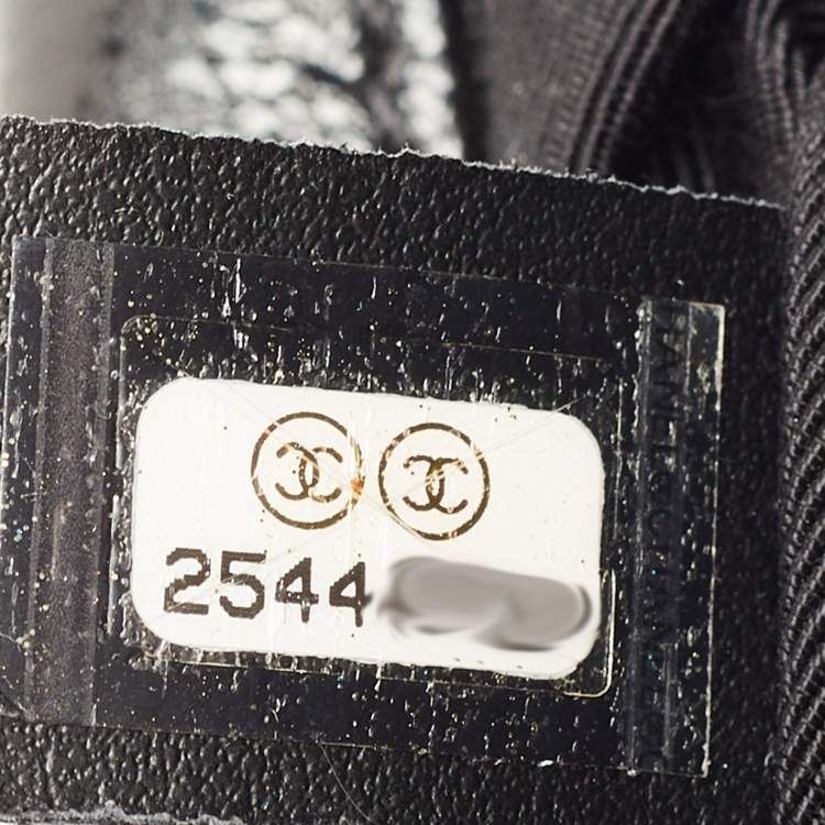 Pre Owned Chanel Black Quilted Glossy Leather Bi Classic Belt Bag