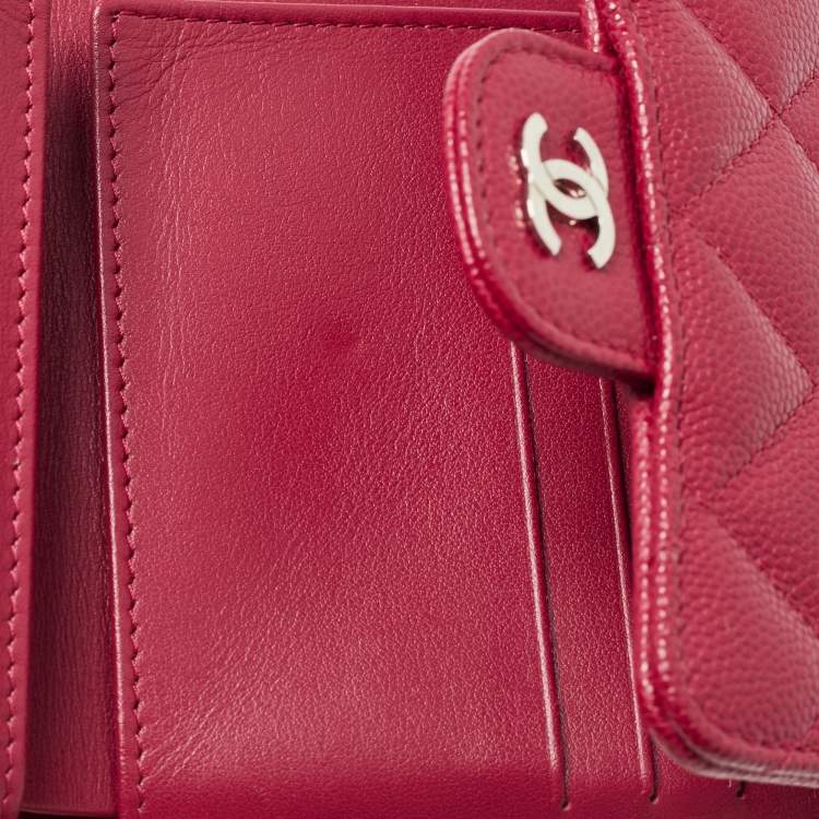 Pre Owned Chanel Red Quilted Caviar Leather Classic Trifold Wallet