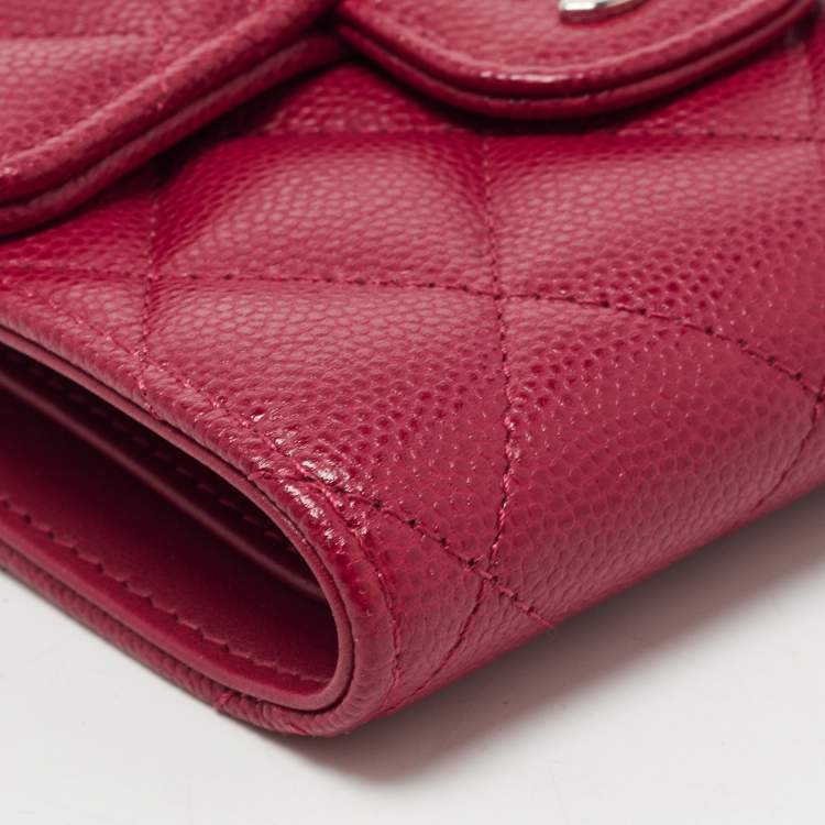 Pre Owned Chanel Red Quilted Caviar Leather Classic Trifold Wallet