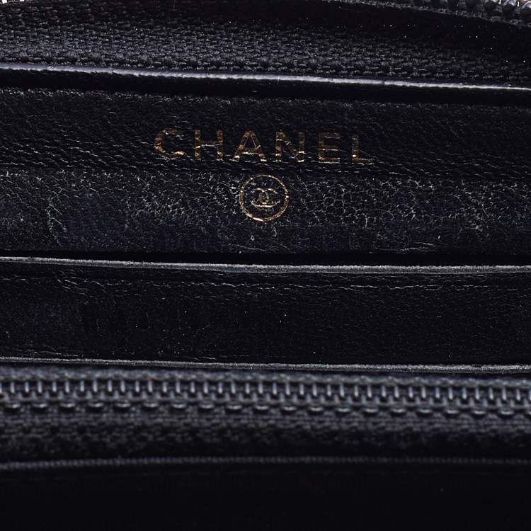 Pre Owned Chanel Black Quilted Leather Boy Zip Around Wallet