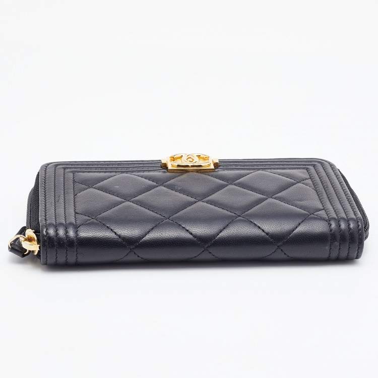 Pre Owned Chanel Black Quilted Leather Boy Zip Around Wallet