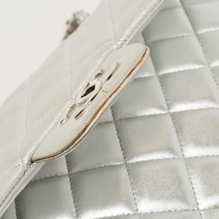 Pre Owned Chanel Silver Quilted Leather Maxi Classic Single Flap Bag