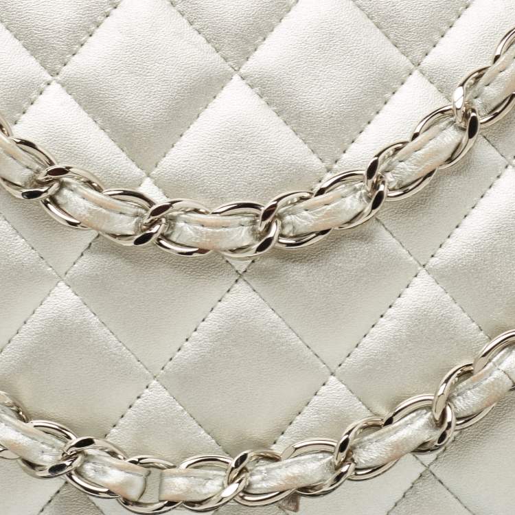 Pre Owned Chanel Silver Quilted Leather Maxi Classic Single Flap Bag