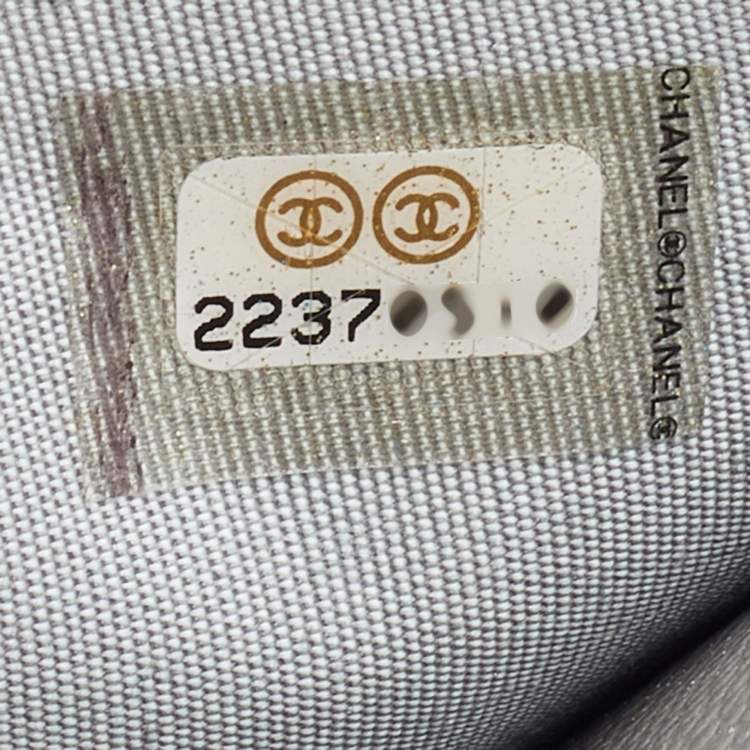 Pre Owned Chanel Silver Chevron Caviar Leather Boy Classic Wallet on Chain