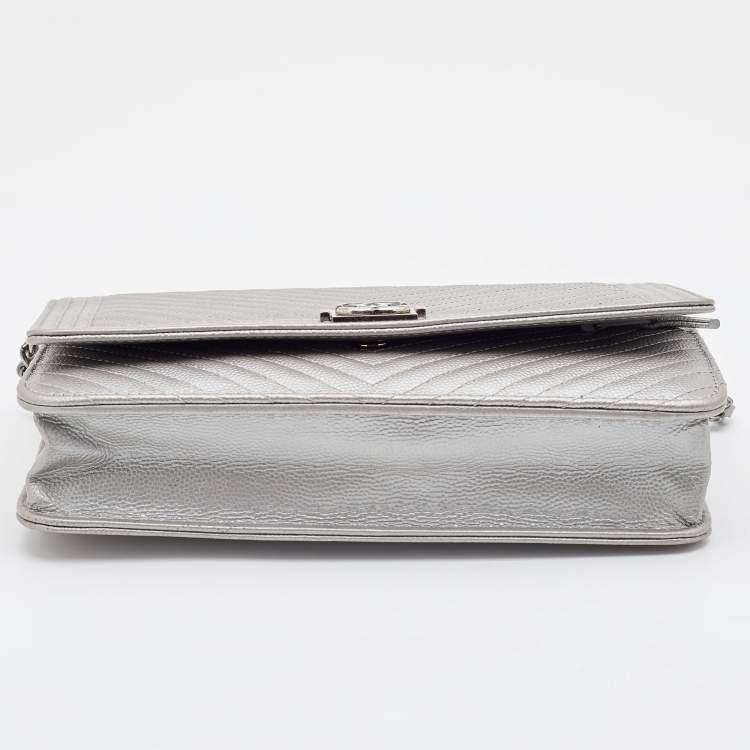 Pre Owned Chanel Silver Chevron Caviar Leather Boy Classic Wallet on Chain