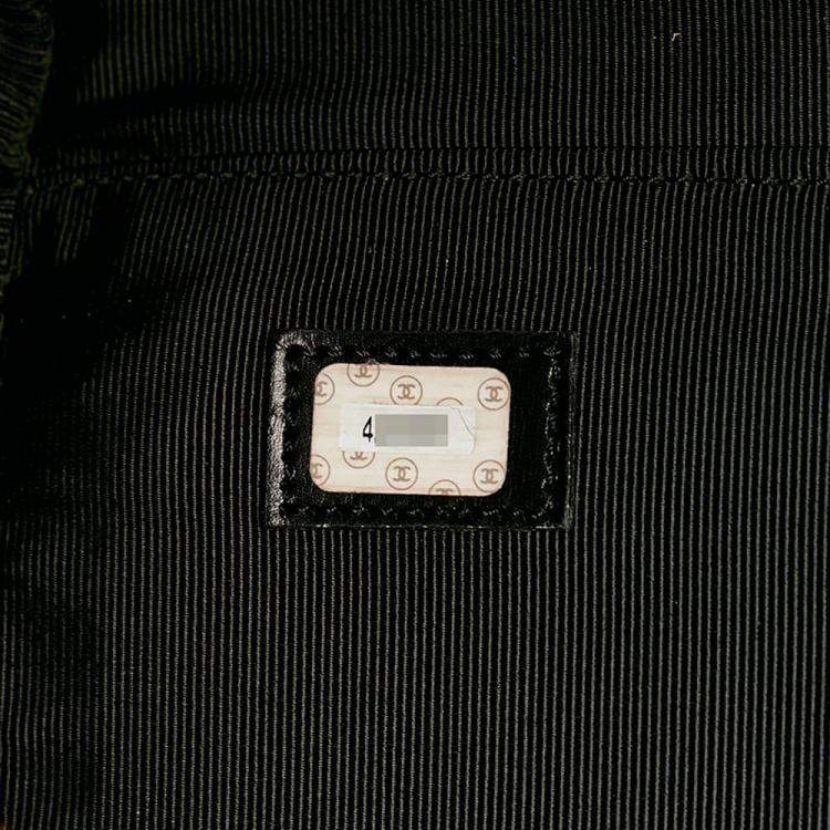 Pre Owned Chanel Vintage Black Patent Leather CC Duffel Bag