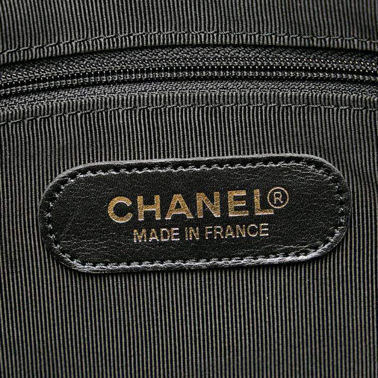 Pre Owned Chanel Vintage Black Patent Leather CC Duffel Bag