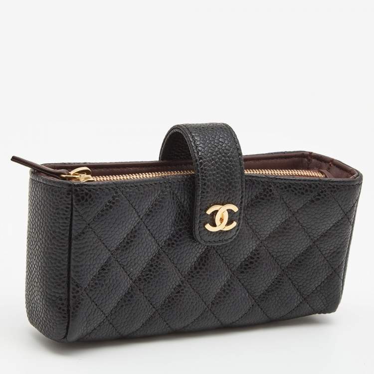 Pre Owned Chanel Black Quilted Caviar Leather CC O Phone Pouch