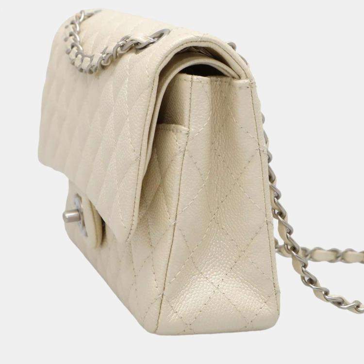 مملوكة مسبقًا Chanel White Leather Classic Medium Double Flap Shoulder Bag