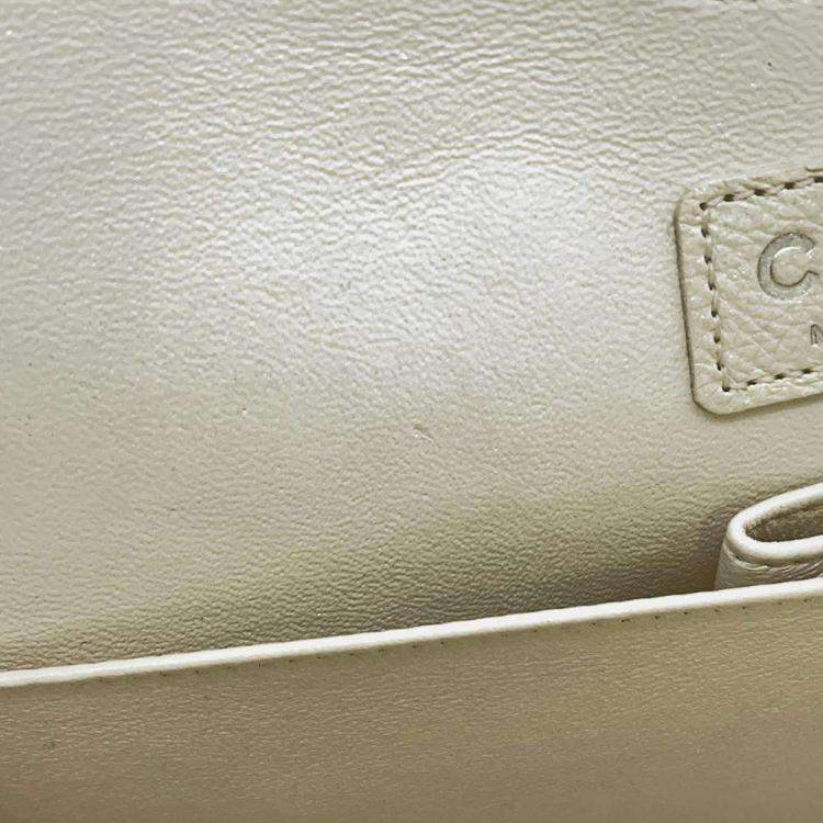 مملوكة مسبقًا Chanel White Leather Classic Medium Double Flap Shoulder Bag