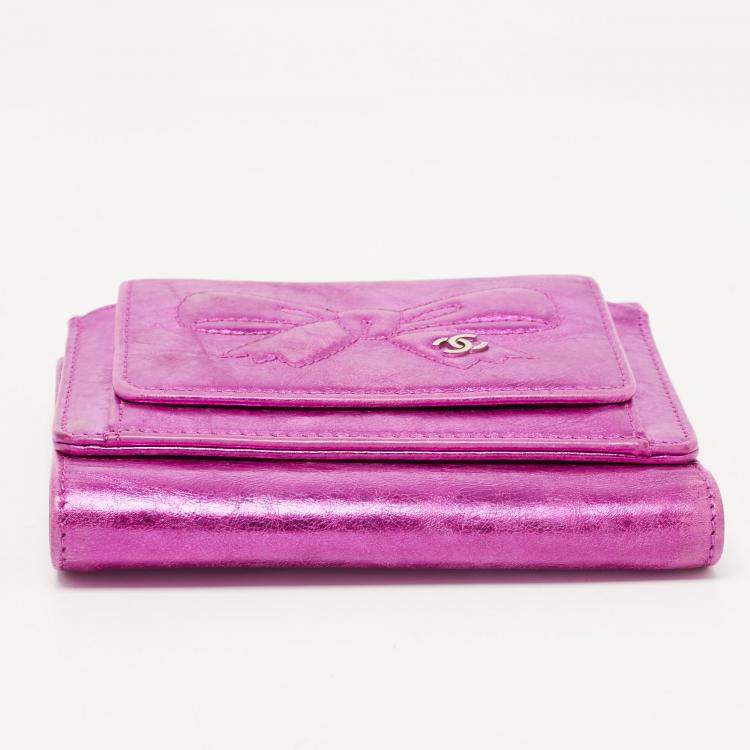 Pre Owned Chanel Metallic Pink Leather Ribbon Embossed Trifold Wallet