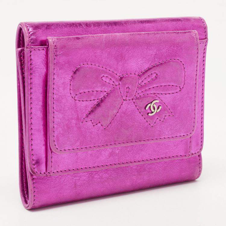 Pre Owned Chanel Metallic Pink Leather Ribbon Embossed Trifold Wallet