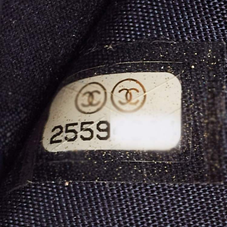 Pre Owned Chanel Blue Quilted Caviar Leather Small Boy Wallet