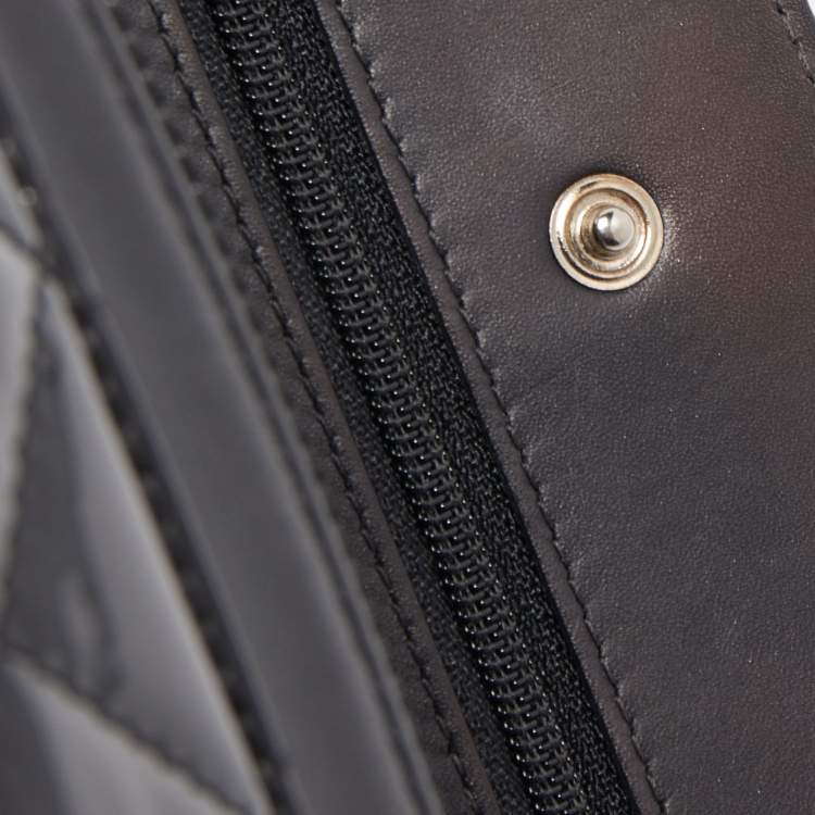 Pre Owned Chanel Black Quilted Patent Leather Classic Wallet on Chain