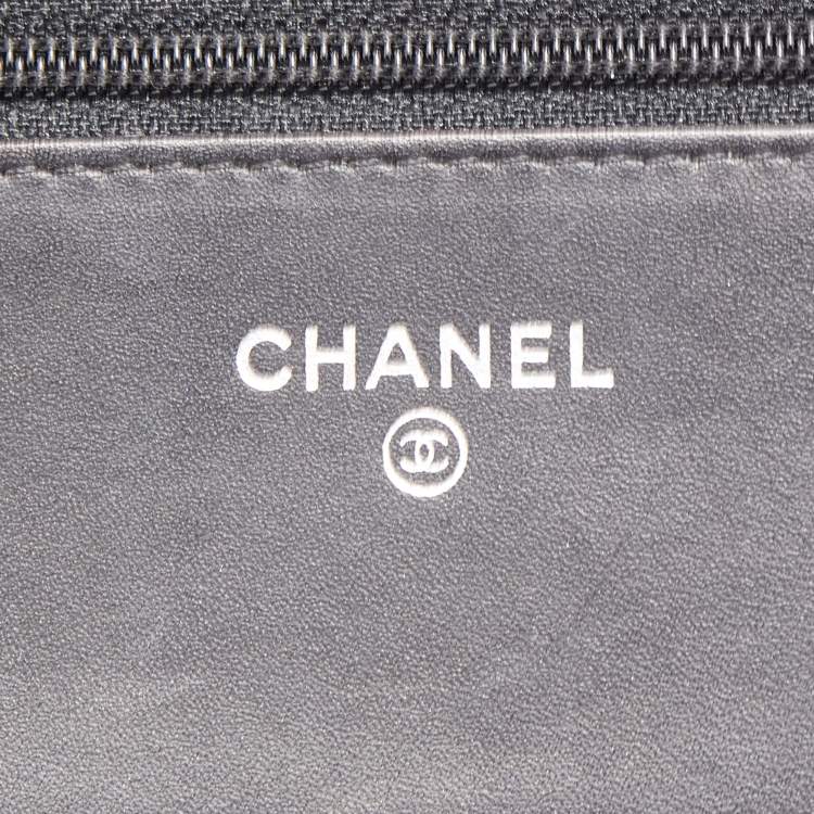 Pre Owned Chanel Black Quilted Patent Leather Classic Wallet on Chain