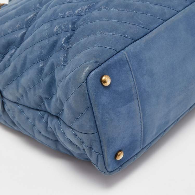 مملوكة مسبقًا Chanel Blue Chevron Iridescent Leather Large Surpique Tote