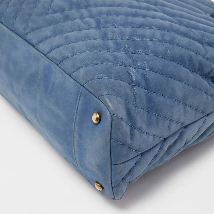 مملوكة مسبقًا Chanel Blue Chevron Iridescent Leather Large Surpique Tote