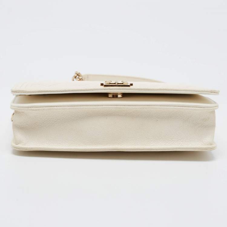 Pre Owned Chanel White Quilted Leather Boy WOC Bag