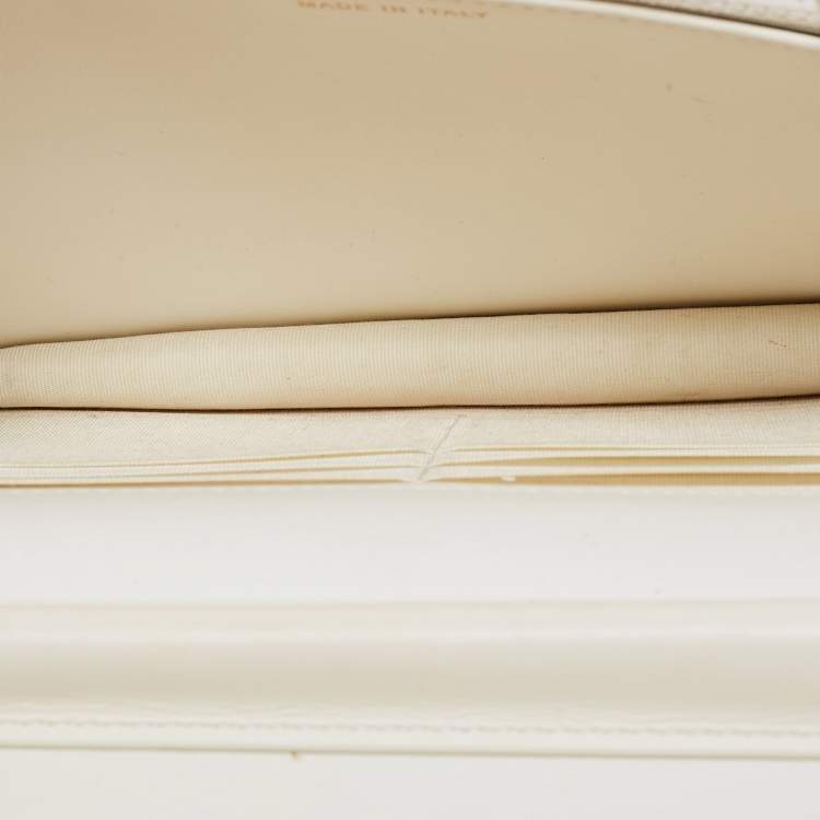 Pre Owned Chanel White Quilted Leather Boy WOC Bag