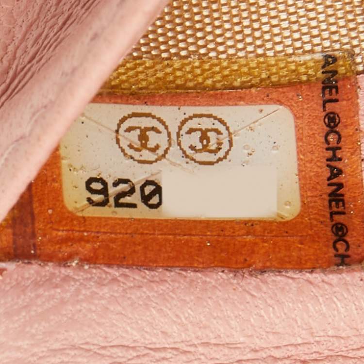 Pre Owned Chanel Light Pink Caviar Leather CC Bifold Card Case