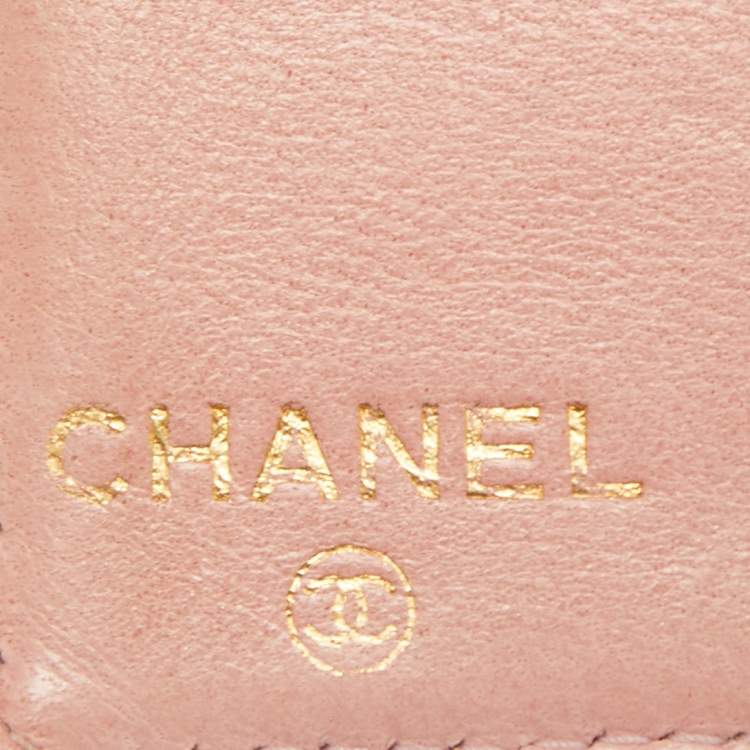 Pre Owned Chanel Light Pink Caviar Leather CC Bifold Card Case