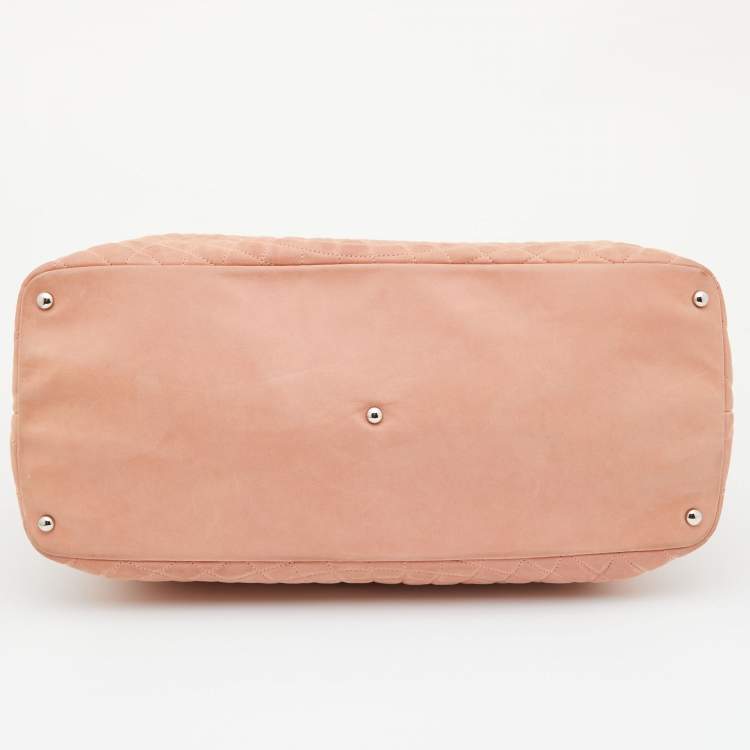 Pre Owned Chanel Light Pink Quilted Iridescent Leather Large Sea Hit Tote