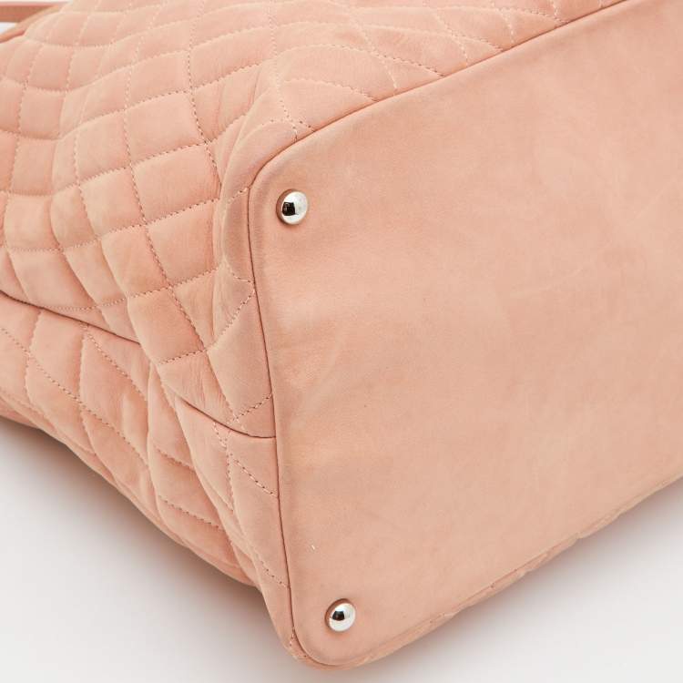Pre Owned Chanel Light Pink Quilted Iridescent Leather Large Sea Hit Tote