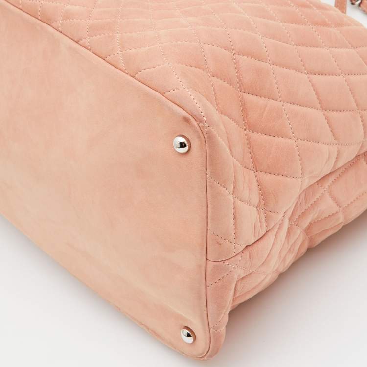 Pre Owned Chanel Light Pink Quilted Iridescent Leather Large Sea Hit Tote