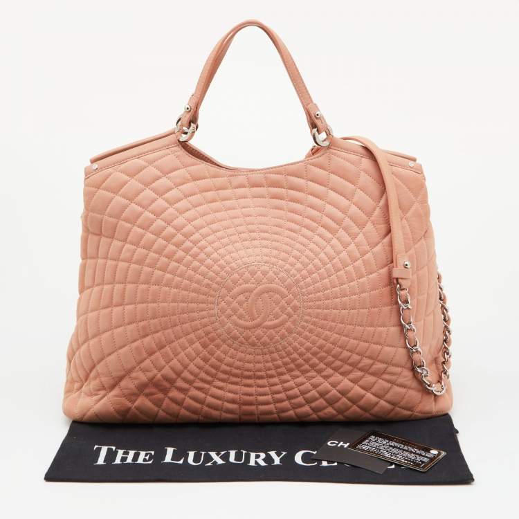 Pre Owned Chanel Light Pink Quilted Iridescent Leather Large Sea Hit Tote