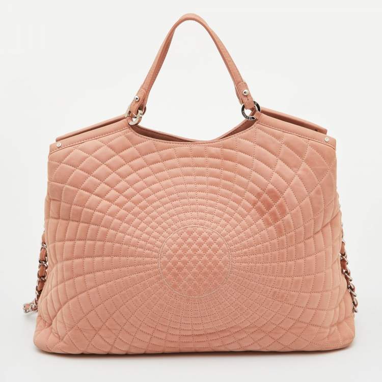 Pre Owned Chanel Light Pink Quilted Iridescent Leather Large Sea Hit Tote
