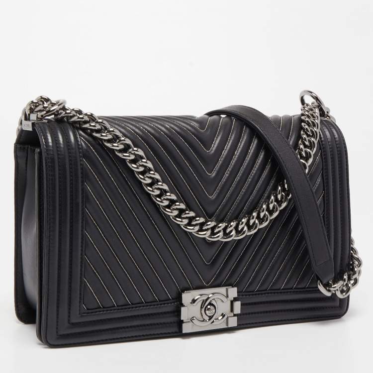 Pre Owned Chanel Black Chevron Leather Chain New Medium Boy Bag