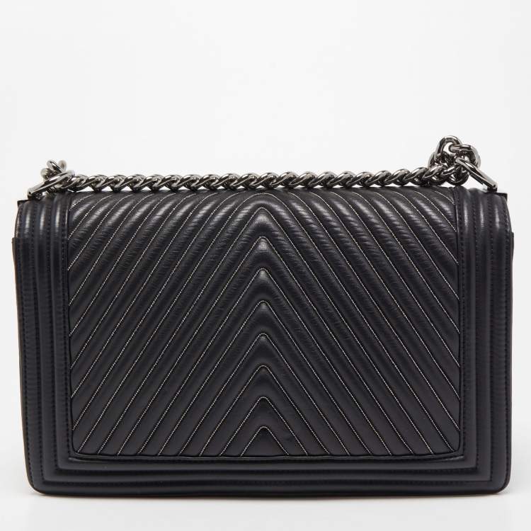 Pre Owned Chanel Black Chevron Leather Chain New Medium Boy Bag
