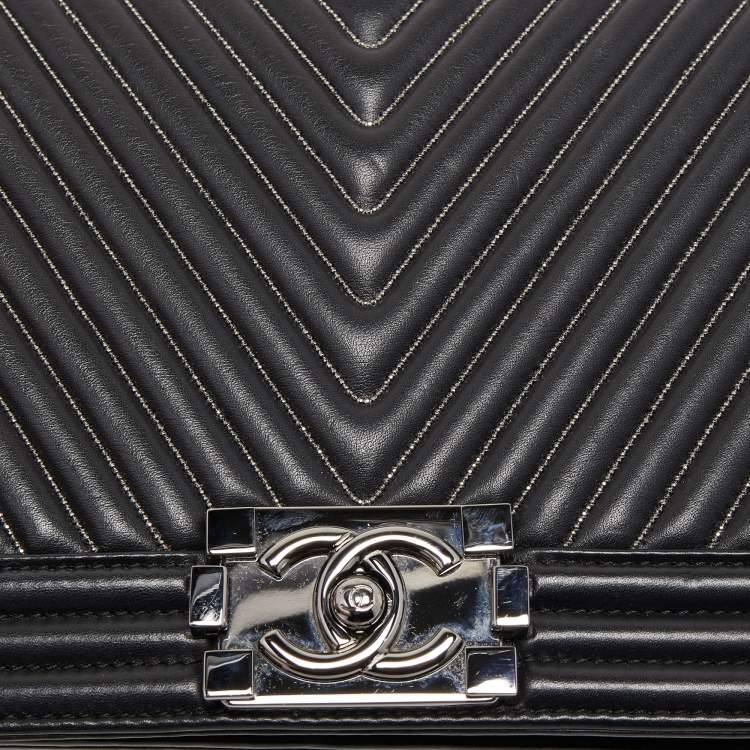 Pre Owned Chanel Black Chevron Leather Chain New Medium Boy Bag