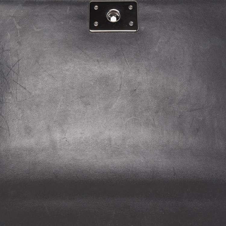 Pre Owned Chanel Black Chevron Leather Chain New Medium Boy Bag