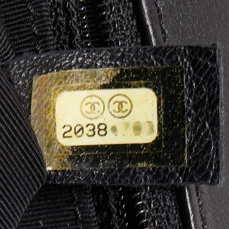 Pre Owned Chanel Black Chevron Leather Chain New Medium Boy Bag