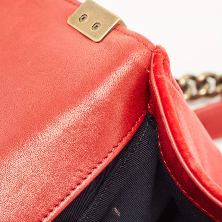 Pre Owned Chanel Red/Green Quilted Tweed and Velvet Medium Boy Flap Bag