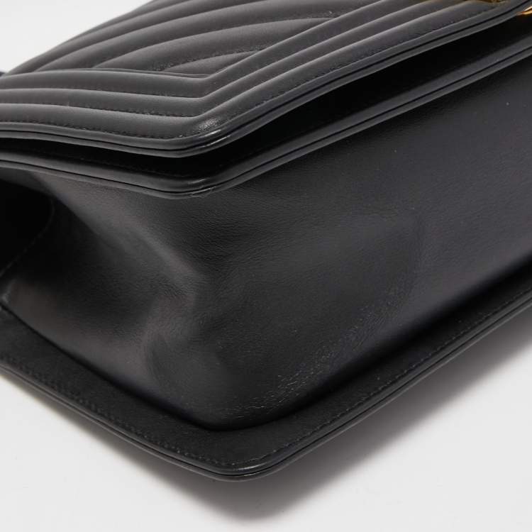 Pre Owned Chanel Black Chevron Leather Medium Boy Flap Bag