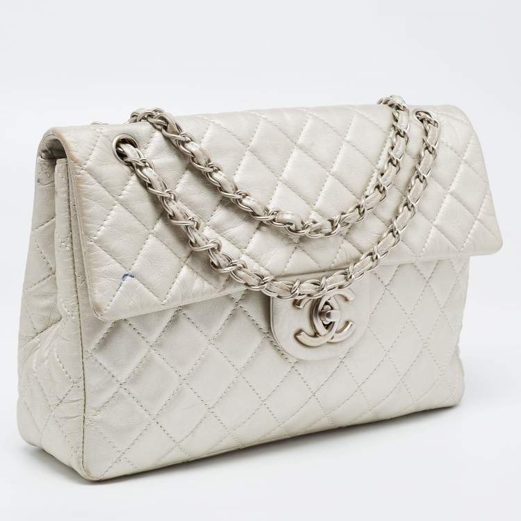 Pre Owned Chanel Metallic Grey Quilted Leather Maxi Classic Single Flap Bag