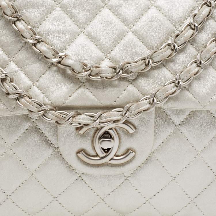 Pre Owned Chanel Metallic Grey Quilted Leather Maxi Classic Single Flap Bag