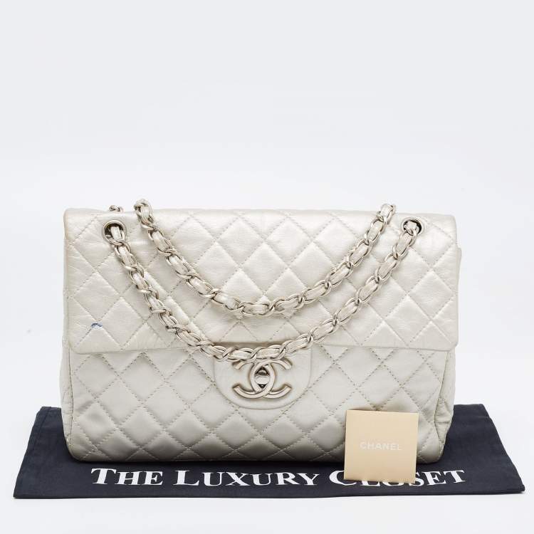 Pre Owned Chanel Metallic Grey Quilted Leather Maxi Classic Single Flap Bag