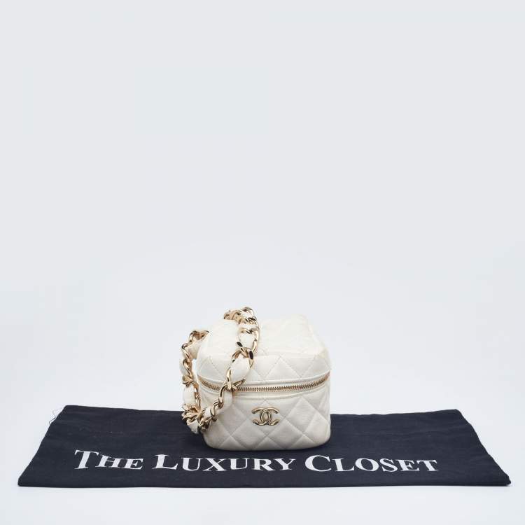 Pre Owned Chanel White Quilted Leather Vanity Case Wristlet Pouch 