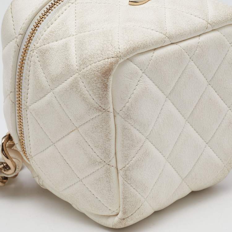Pre Owned Chanel White Quilted Leather Vanity Case Wristlet Pouch 