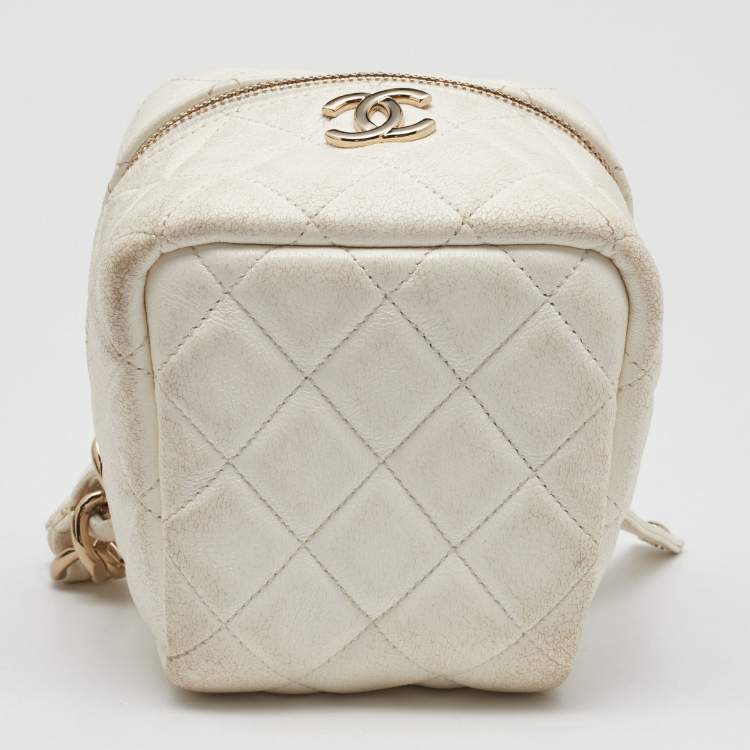 Pre Owned Chanel White Quilted Leather Vanity Case Wristlet Pouch 