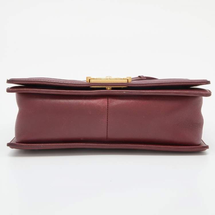 Pre Owned Chanel Burgundy Chevron Caviar and Leather Medium Boy Flap Bag